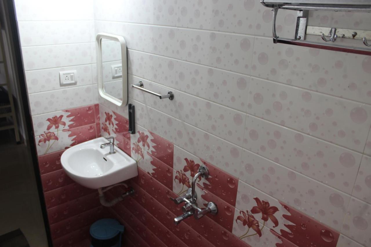 Bonds Hostel Candolim Εξωτερικό φωτογραφία